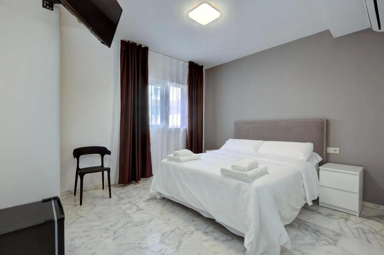 Hostal 37 Εστεπόνα Πανσιόν